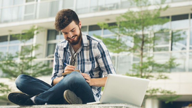 فریلنسر نویسنده