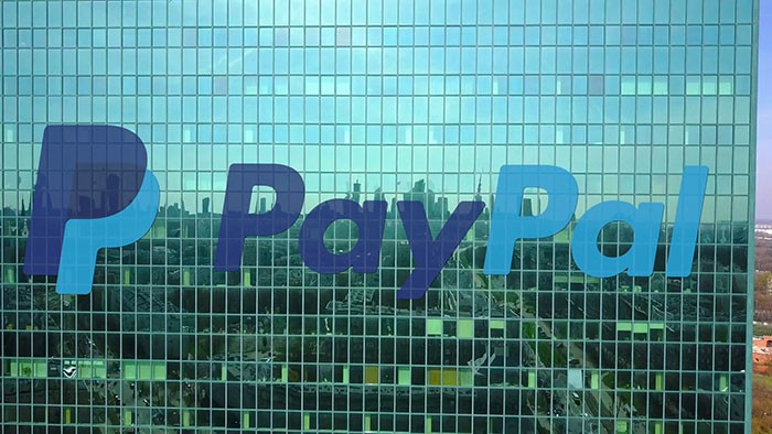 پی پال به مشتریان خود در فروشگاه والمارت اجازه برداشت و سپرده گذاری می دهد