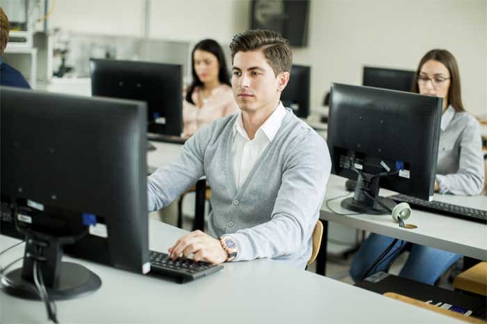 تدریس در خارج از کشور