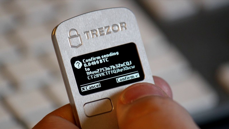 لجر (Ledger) و تریزور (Trezor)